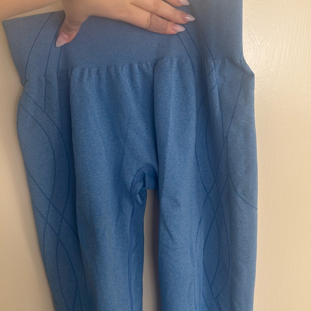 NVGTN seamless workout leggings size Large
